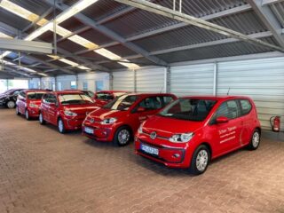 Autos des neuen Fuhrparks für die Pflegedienste Schon & Jansen in Hofheim am Taunus