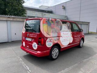 Der neue Beratungsbus Rückansicht - ermöglicht Mobile Beratung direkt vor Ort zum Thema Pflege von Schon & Jansen