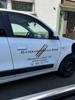 Schon & Jansen übernimmt Pflegedienst Dörr in Frankfurt-Oberrad - Bild eines Dienstfahrzeuges Pflegedienst Dörr